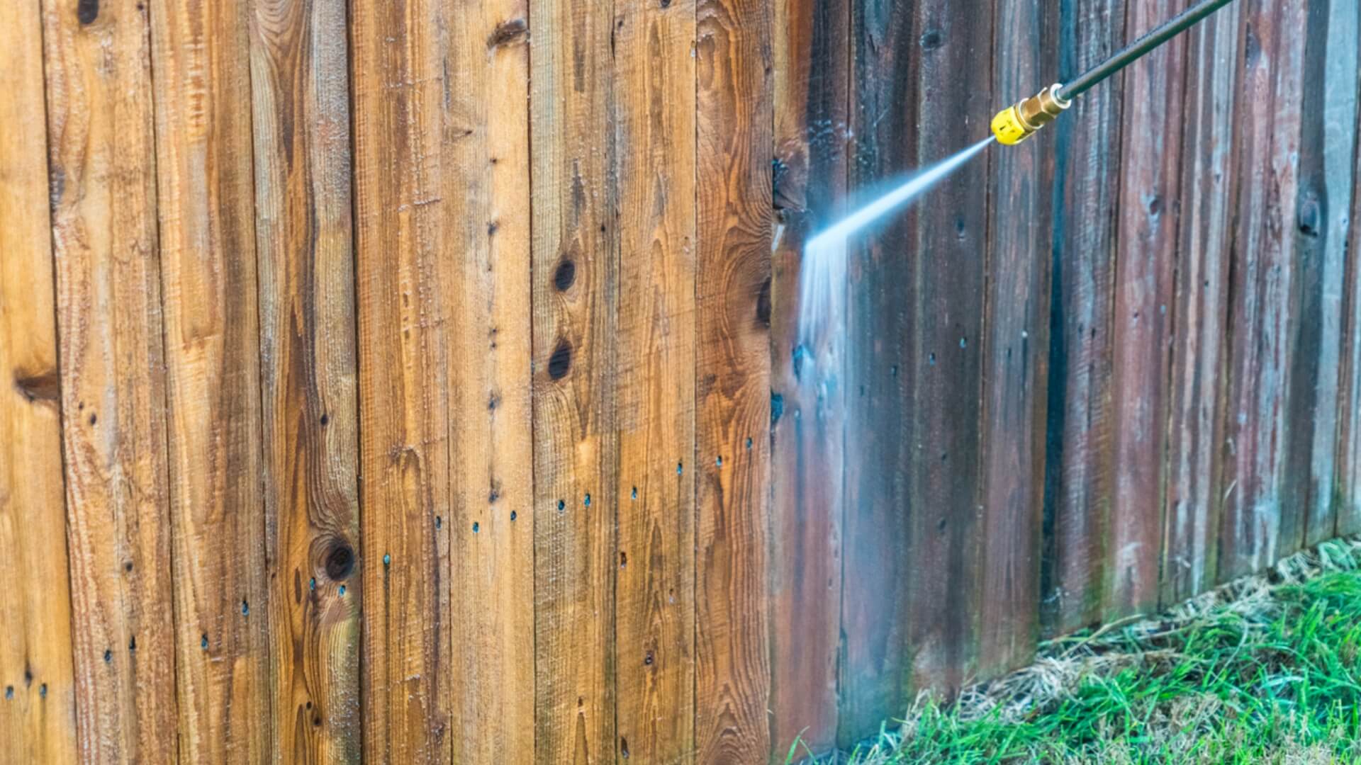 Fence and deck cleaning in Jacksonville