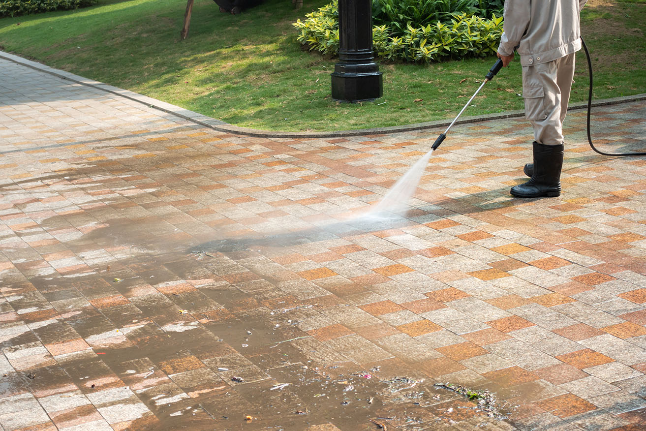 Driveway pressure washing in Jacksonville