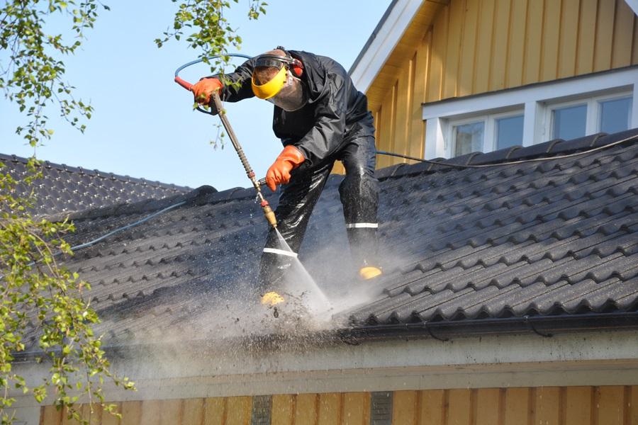 Gutter cleaning service in Jacksonville