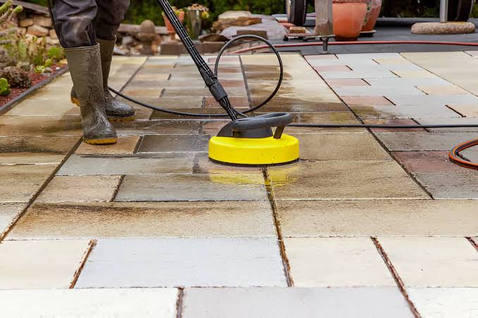 Paver cleaning and sealing in Jacksonville